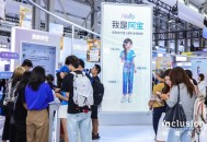 酒旅巨头集体接入支付宝“阿宝”：携程、同程、锦江都来了，订机票订酒店，动动嘴喊阿宝就行